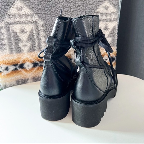 Free People Tori Padded Moto Black Leather Pull-On Lug Sole Ankle Boots Size 39 - Picture 6 of 9